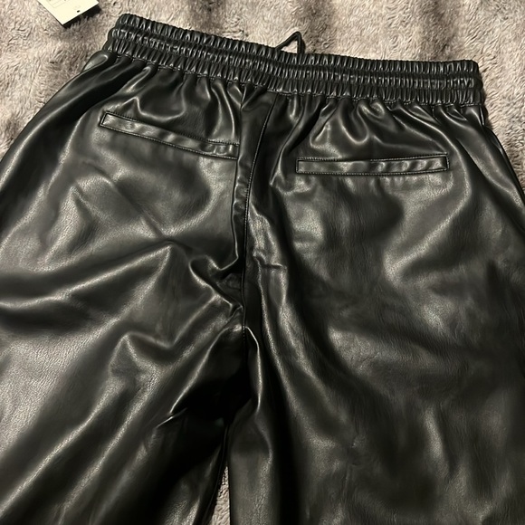 Women's High-Rise Faux Leather Tapered Ankle Pull-On Pants A New Day Black M - Picture 7 of 9